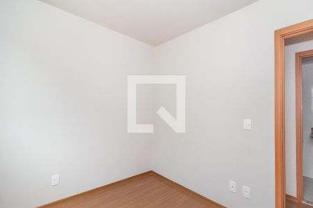 Quarto de apartamento à venda com 2 quartos, 41m² em Rubem Berta, Porto Alegre