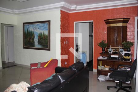 Sala de Estar de casa para alugar com 6 quartos, 280m² em Parque Santa Rosa, Suzano
