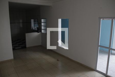 Sala de casa para alugar com 2 quartos, 150m² em Parque Santa Rosa, Suzano