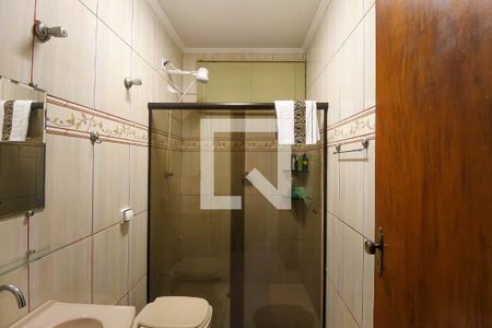 Casa à venda com 400m², 3 quartos e 5 vagasBanheiro da Suíte 2