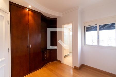 Apartamento à venda com 195m², 4 quartos e 3 vagasSuíte 2