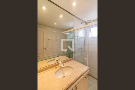 Apartamento à venda com 195m², 4 quartos e 3 vagasBanheiro da Suíte 2