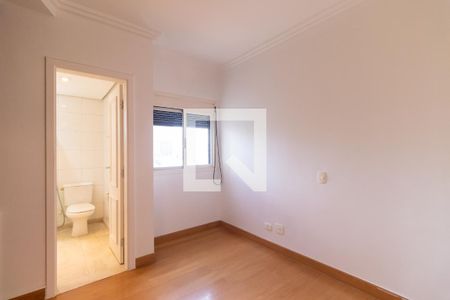 Apartamento à venda com 195m², 4 quartos e 3 vagasSuíte 2