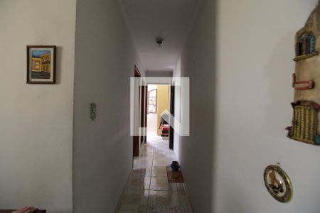 Casa à venda com 130m², 3 quartos e 2 vagasCorredor