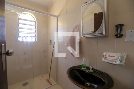 Casa à venda com 130m², 3 quartos e 2 vagasBanheiro