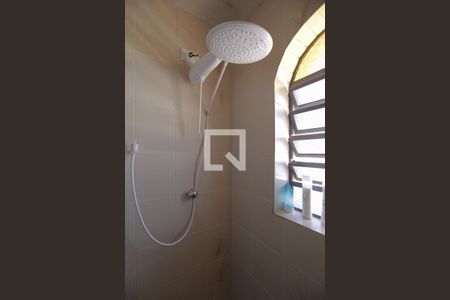 Casa à venda com 130m², 3 quartos e 2 vagasBanheiro