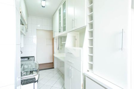 Apartamento para alugar com 67m², 3 quartos e 2 vagas Apartamento para alugar com 67m², 3 quartos e 2 vagasCozinha e Área de Serviço