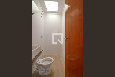 Casa à venda com 129m², 2 quartos e 2 vagasBanheiro da Suíte 1