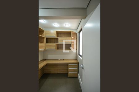 Apartamento para alugar com 153m², 3 quartos e 3 vagas Apartamento para alugar com 153m², 3 quartos e 3 vagasEscritório