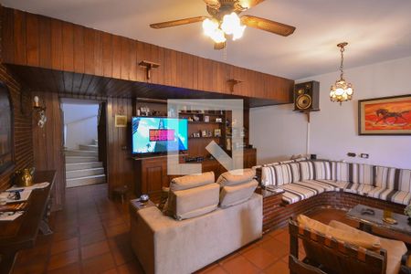 Casa à venda com 410m², 4 quartos e 4 vagasLazer