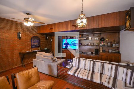 Casa à venda com 410m², 4 quartos e 4 vagasLazer