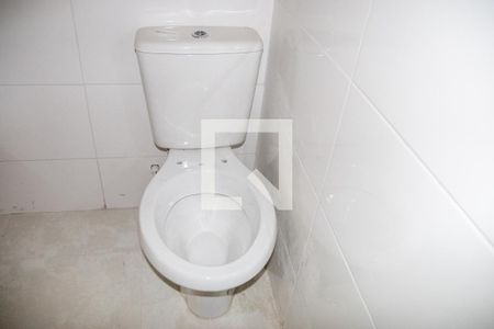 Banheiro de apartamento para alugar com 1 quarto, 27m² em Vila Constança, São Paulo