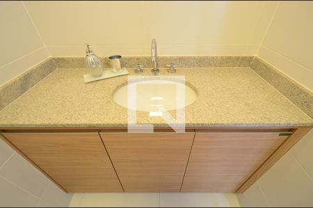 Banheiro de kitnet/studio para alugar com 1 quarto, 18m² em Vila Clementino, São Paulo