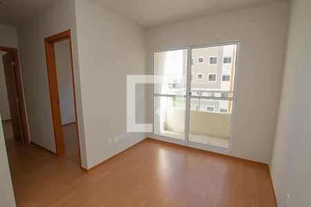 Sala de apartamento para alugar com 2 quartos, 48m² em Rubem Berta, Porto Alegre