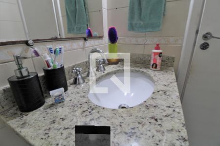 Apartamento à venda com 85m², 3 quartos e 2 vagasPia banheiro comum