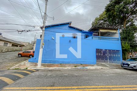 Casa à venda com 220m², 3 quartos e 2 vagasFachada