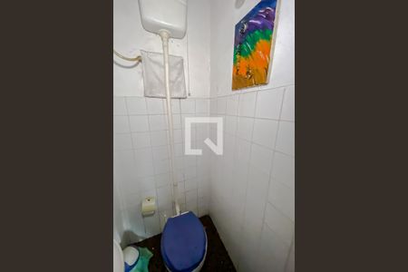 Casa à venda com 220m², 3 quartos e 2 vagasBanheiro de Serviço