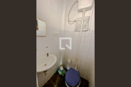 Casa à venda com 220m², 3 quartos e 2 vagasBanheiro de Serviço