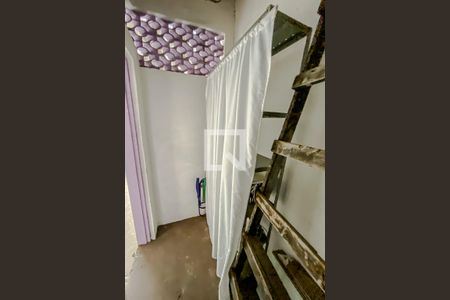 Casa à venda com 220m², 3 quartos e 2 vagasBanheiro de Serviço