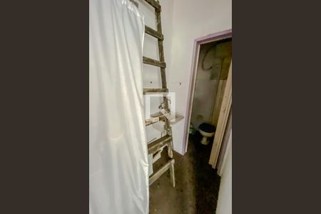 Casa à venda com 220m², 3 quartos e 2 vagasBanheiro de Serviço