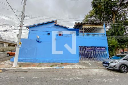 Casa à venda com 220m², 3 quartos e 2 vagasFachada