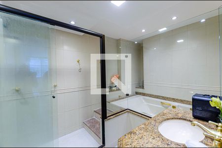 Apartamento à venda com 243m², 4 quartos e 1 vagaBanheiro da Suíte