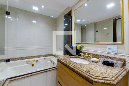 Apartamento à venda com 243m², 4 quartos e 1 vagaBanheiro da Suíte