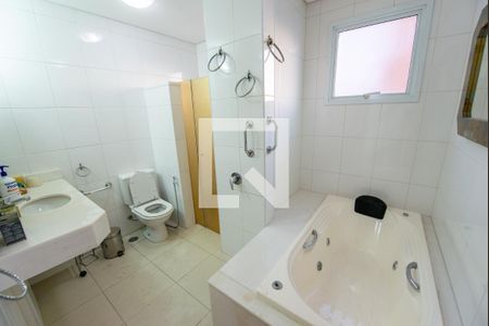 Apartamento para alugar com 166m², 3 quartos e 2 vagas Apartamento para alugar com 166m², 3 quartos e 2 vagasBanheiro Corredor