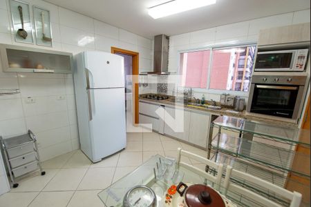 Apartamento para alugar com 166m², 3 quartos e 2 vagas Apartamento para alugar com 166m², 3 quartos e 2 vagasCozinha