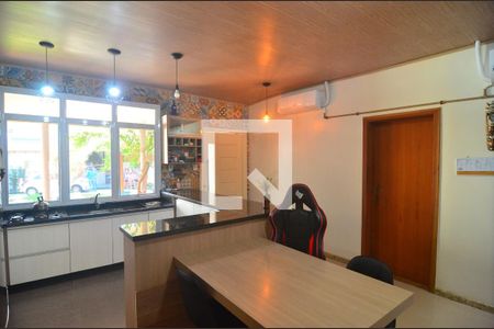 Casa para alugar com 300m², 2 quartos e 1 vagaCozinha