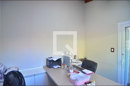 Casa para alugar com 300m², 2 quartos e 1 vagaEscritório