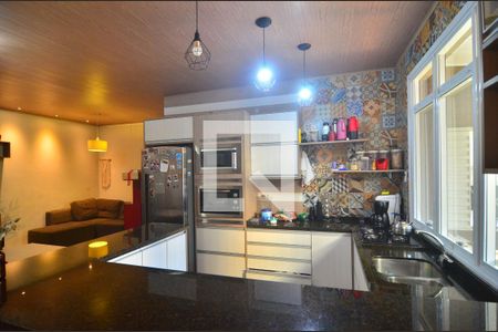 Casa para alugar com 300m², 2 quartos e 1 vagaCozinha