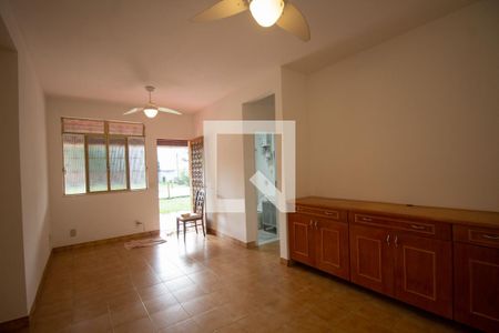 Casa de condomínio à venda com 1200m², 3 quartos e 8 vagasSala