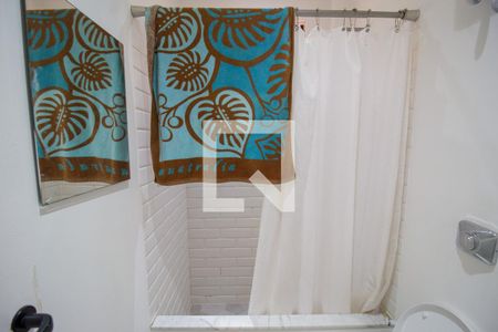 Casa de condomínio à venda com 1200m², 3 quartos e 8 vagasBanheiro