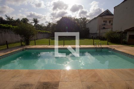 Casa de condomínio à venda com 1200m², 3 quartos e 8 vagasPiscina