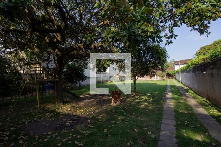 Casa de condomínio à venda com 1200m², 3 quartos e 8 vagasQuintal