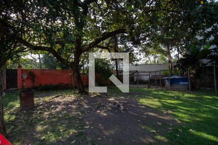 Casa de condomínio à venda com 1200m², 3 quartos e 8 vagasQuintal