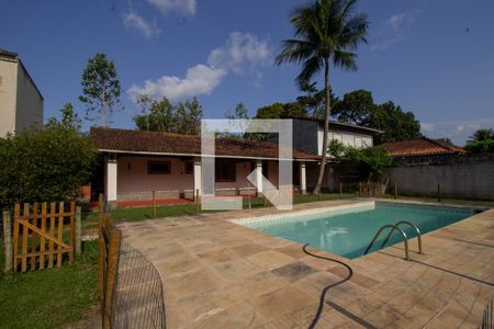 Casa de condomínio à venda com 1200m², 3 quartos e 8 vagasQuintal