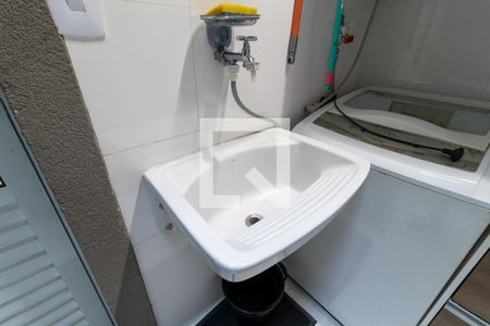 Casa para alugar com 67m², 2 quartos e 1 vagaÁrea de Serviço