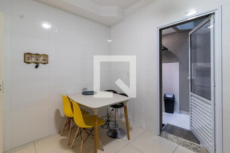 Casa para alugar com 67m², 2 quartos e 1 vagaCozinha