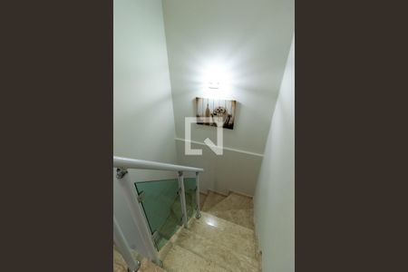Casa para alugar com 67m², 2 quartos e 1 vagaEscada