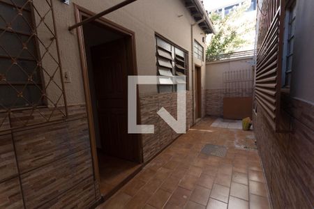 Casa para alugar com 75m², 2 quartos e sem vagaQuintal