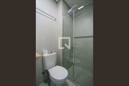 Banheiro de kitnet/studio para alugar com 1 quarto, 25m² em Santana, São Paulo