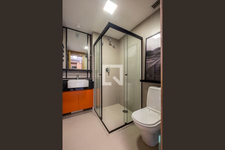 Banheiro de kitnet/studio para alugar com 1 quarto, 36m² em Pinheiros, São Paulo