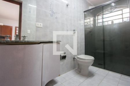 Casa à venda com 600m², 5 quartos e 6 vagasBanheiro Suíte 2