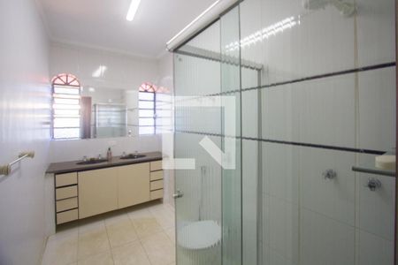 Casa à venda com 600m², 5 quartos e 6 vagasBanheiro 2