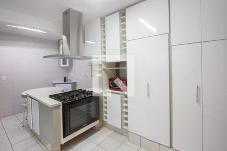 Casa à venda com 600m², 5 quartos e 6 vagasCozinha