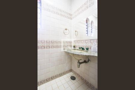 Casa à venda com 600m², 5 quartos e 6 vagasLavabo