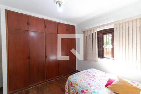 Casa à venda com 230m², 4 quartos e 4 vagas Casa à venda com 230m², 4 quartos e 4 vagasQuarto 01