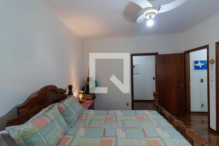 Casa à venda com 230m², 4 quartos e 4 vagas Casa à venda com 230m², 4 quartos e 4 vagasSuíte 02